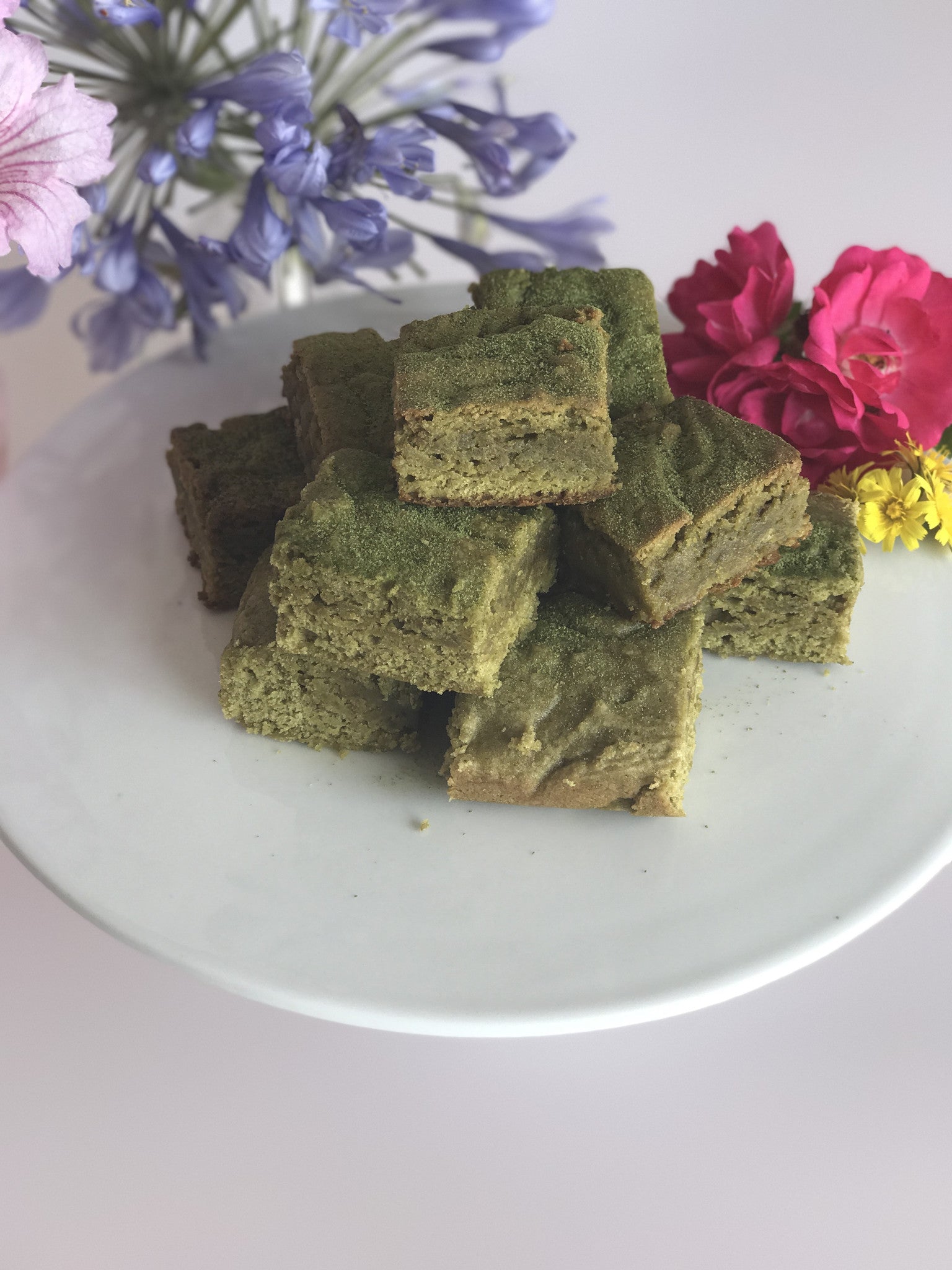 The Best Dairy-Free Matcha Blondies! – Thea Matcha